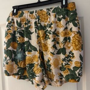 Abercrombie linen blend floral shorts M